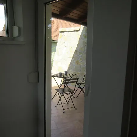 Mediterran Vendeghaz Guest house Velence