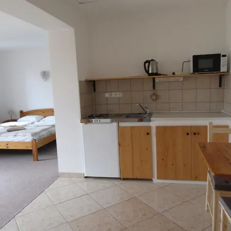 Mediterran Vendeghaz Guest house Velence