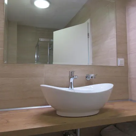 Mediterran Vendeghaz Guest house Velence