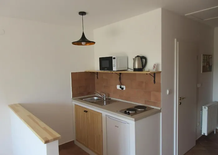 Mediterran Vendeghaz Velence